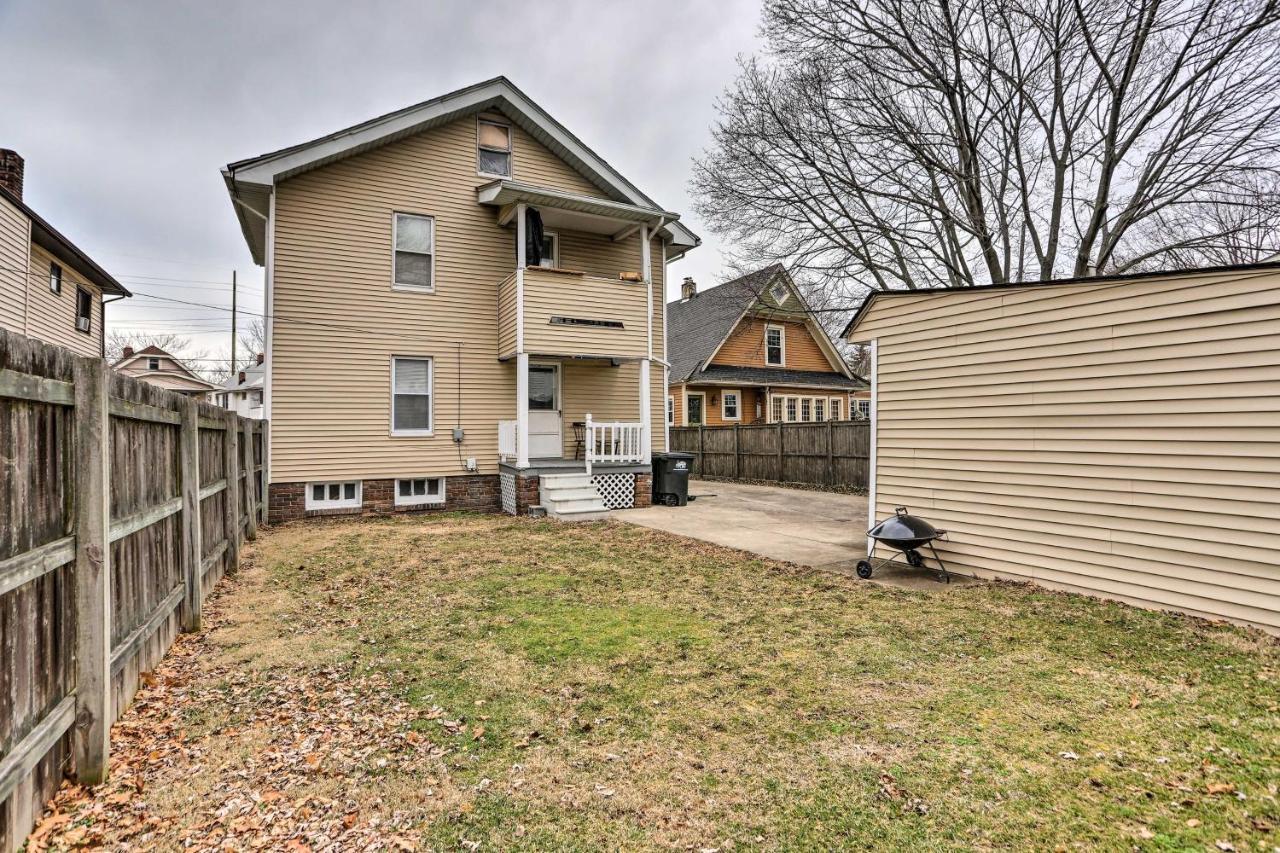 With Yard About 8 Mi To Cleveland! Holiday home Lakewood
